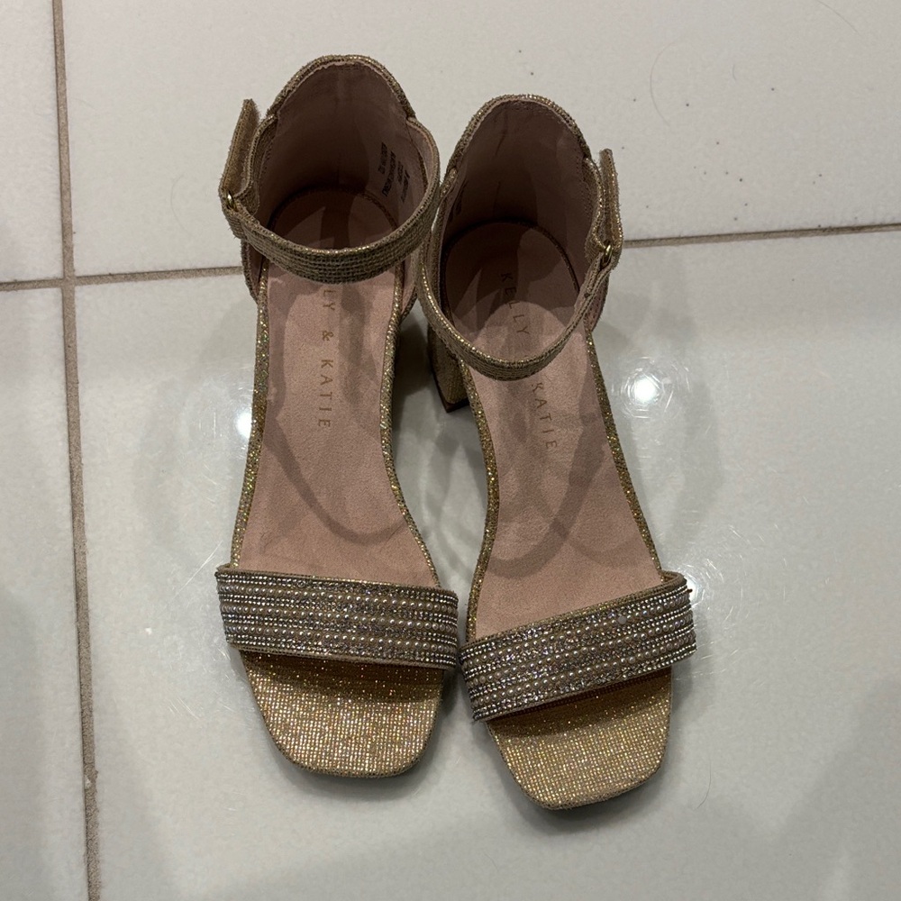 Girls sparkly dressy open toed shoes